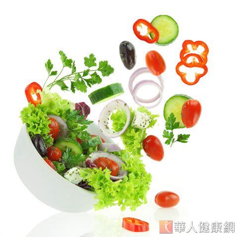 研究顯示，一天至少食用7份蔬果，可降低中風、癌症和心臟病的風險。