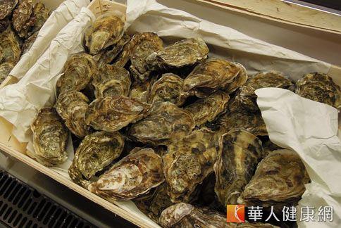 日本人稱鮮蚵為「海洋超米」，營養價值豐富，是預防男性更年期的超級食物。（攝影／黃曼瑩）