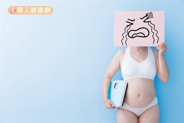 女性步入更年期後雌激素分泌減少,容易導致肥胖和脂肪肝。