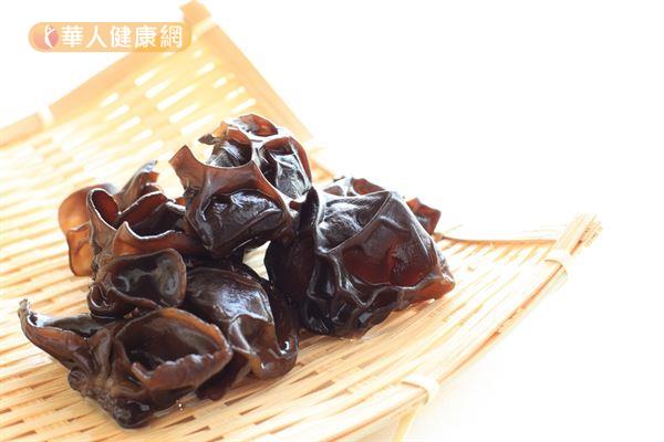 黑木耳有「素中之葷」的美譽,本身就有護肝的作用。