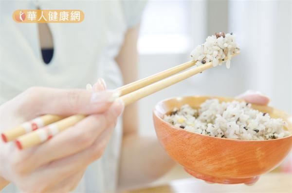 要控制食物對血糖的影響，不一定要吃冷的米飯。