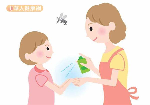 想要炎夏成功抵禦蚊蟲侵擾又不對人體造成負擔,除了建議出外穿著長褲、薄外套以降低蚊蟲叮咬的機會外。慎選防蚊產品,避免直接塗抹在傷口處或叮咬處外;定時塗抹補充,更是有效防蚊的關鍵!
