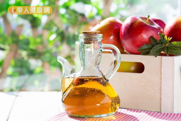 研究發現，蘋果醋可以藉由提高人體細胞的胰島素敏感度，而達到維持血糖穩定的功能。