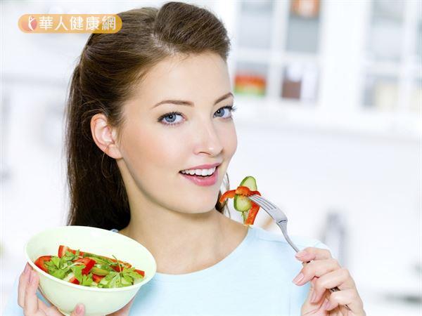新鮮蔬果含有豐富的膳食纖維、維生素和多種礦物質,是典型的「減壓食物」。
