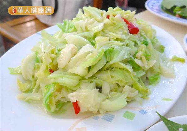 但若想補充的是維生素K等脂溶性維生素,則可以選擇清炒方式,來幫助營養素吸收。