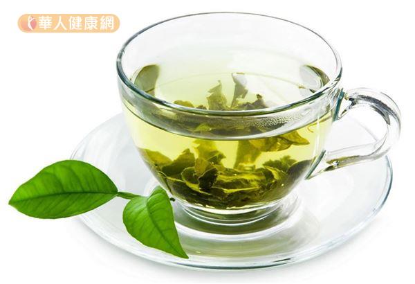 日本研究發現，男性飲用較高濃度兒茶素綠茶，有助減少腹部脂肪囤積。
