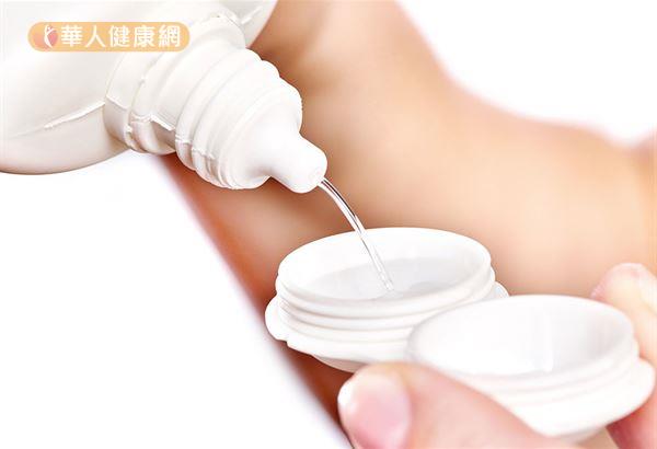 清潔、保養液過期了還在用,會對眼睛健康造成影響。