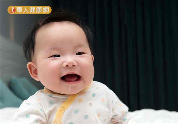 脾虛體質的孩子除了容易流口水、鼻水(偏稀)流不停、活動力下降,以及容易感冒、感染等症狀外;往往也會伴隨有食慾不佳、吃多就吐、生長曲線趨緩(身高、頭圍低於同齡標準)、體重過輕的問題。