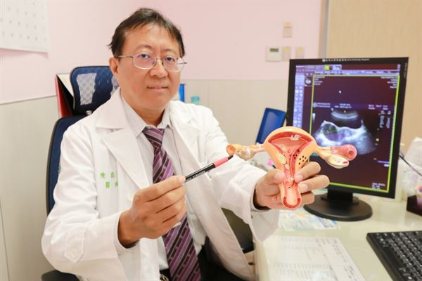 陳泰昌醫師表示,卵巢畸胎瘤為女性常見的生殖細胞腫瘤,大多為良性腫瘤,占所有卵巢腫瘤發生率約5%至10%。(圖片提供/亞大醫院)