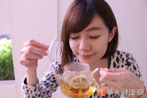 紅棗泡水養肝排毒,能增加人體血清蛋白,從而有助保肝排毒。(圖片/華人健康網資料照片)