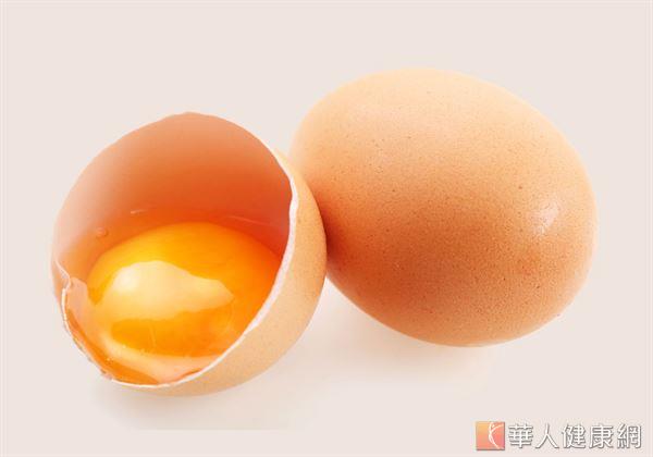 外殼呈現深咖啡色的雞蛋最有營養？摸起來要光滑細緻才新鮮？挑選雞蛋你選對了嗎？
