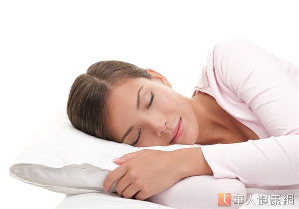 擁有正確睡姿，不但是影響睡眠品質的重要關鍵，更是遠離肩頸痠痛的不二法則。