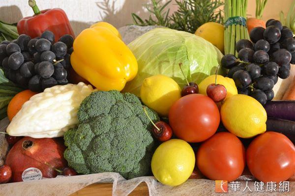 國內最新研究發現，超過9成以上成年人每日蔬果攝取量未達標準。（攝影／江旻駿）