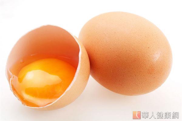 蛋除了富含蛋白質、脂肪酸、蛋黃素等強身健腦的營養素，適量吃還可以幫助降血糖、預防糖尿病。
