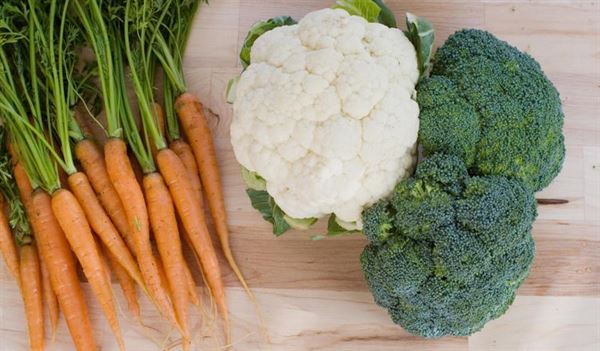 國外研究發現，花椰菜當中的含硫化合物可以對抗癌症幹細胞。另外，胡蘿蔔所含的β-胡蘿蔔素也是抗癌物質。