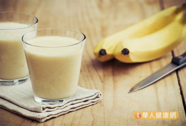 香蕉牛奶不但香甜美味，還能幫助睡眠，讓你遠離失眠之苦。
