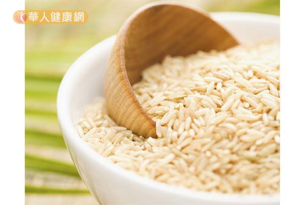 未精緻的糙米富含多種維生素，還有能調整腸道環境的膳食纖維，可說是最理想的主食。