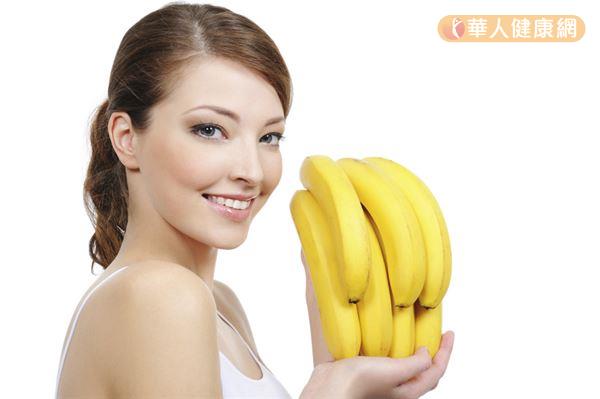 女生在生理期最好別吃香蕉、橘子、火龍果等寒涼水果，以免容易經痛。