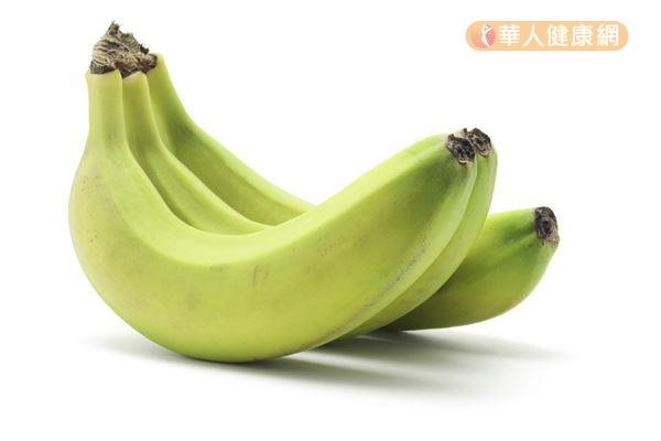 還沒完全成熟的青綠色香蕉富含抗性澱粉，適量食用有助瘦身。