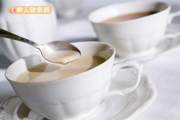 奶茶當中的脂肪含量不少，對油脂敏感的人可能容易拉肚子。