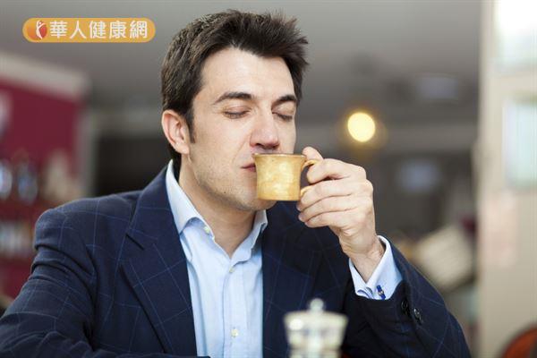 喝咖啡是很多人每天的習慣，但是適度飲用不過量，才能確保健康。