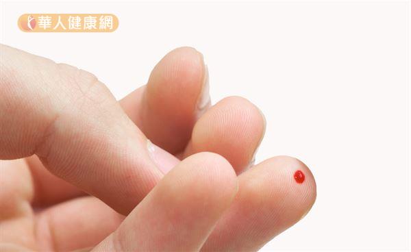 坊間傳聞在手指末端扎針放血可以急救中風，但陳憲青醫師提醒民眾別因偏方，而錯失「急性中風黃金3小時」的搶救時機。