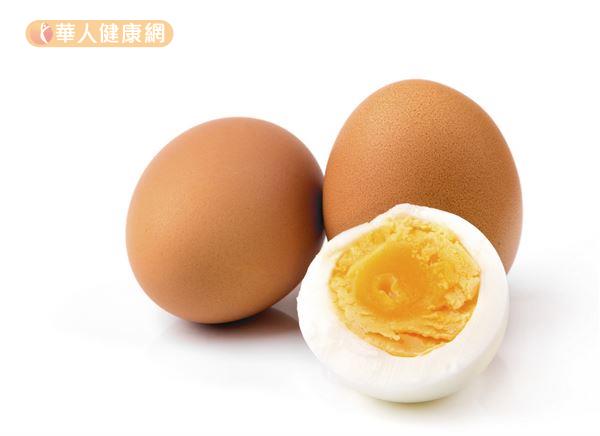 有研究指出每天吃3顆蛋可以降低壞膽固醇，但並不是每個人的體質都適用。