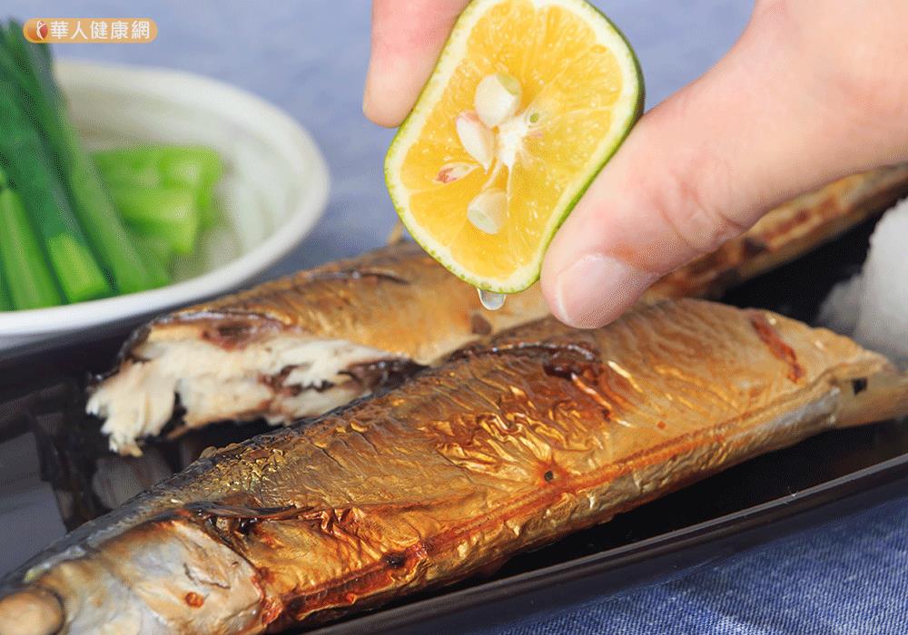 魚油被稱為「補腦聖品」，因為含有不飽和脂肪酸 Omega-3，對神經系統相當有幫助。