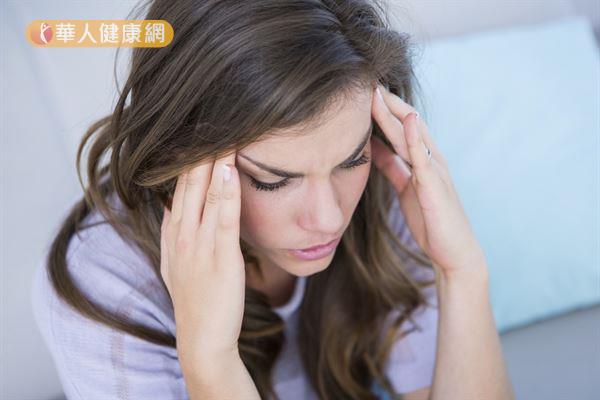 張佩蓉營養師表示，事實上當體內電解質不平衡時，並不會導致頭痛，大部分的頭痛都是屬於慢性或反覆性的頭痛。