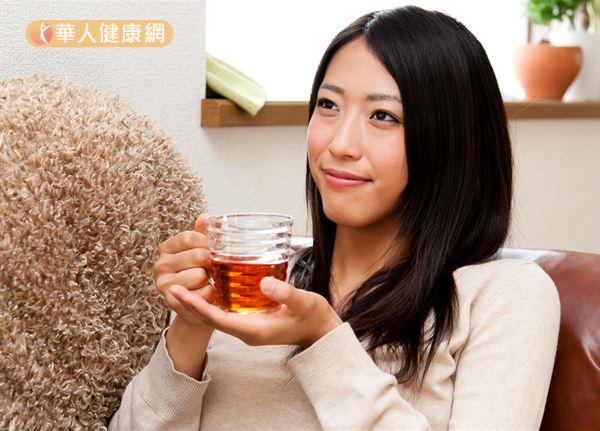 腸胃虛弱、容易拉肚子的人，可以在飯前喝中醫茶飲增強消化功能。