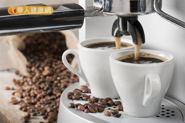 國外研究指出，每天喝2杯咖啡可大幅降低肝硬化風險。