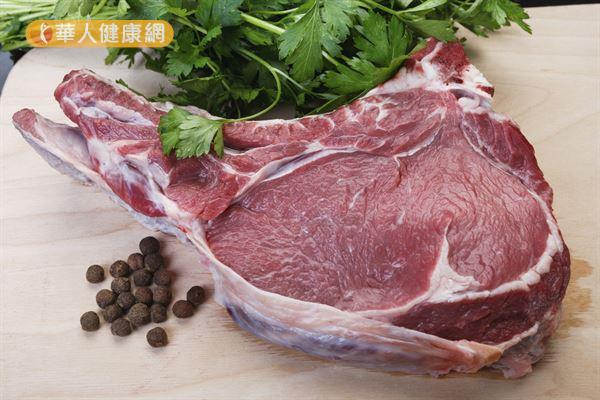 牛肉富含礦物質「鋅」，適度攝取有助減少感冒機會。