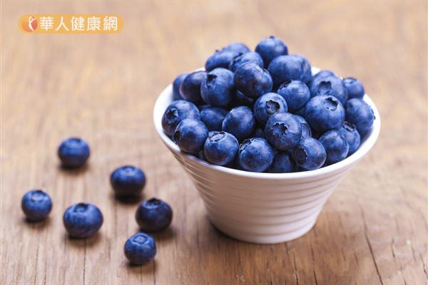 花青素是一種植化素，蘊藏在葡萄皮、桑椹、藍莓等紫色植物中。