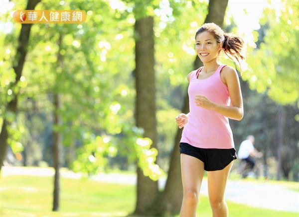 研究發現，有運動習慣的女性罹患乳癌的風險比較低。