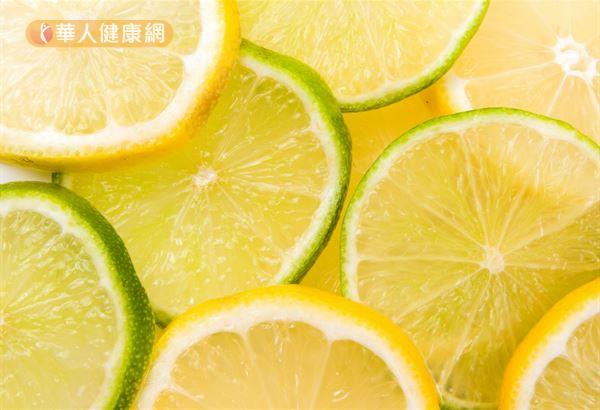 檸檬和萊姆的外型、果皮質地、維生素C含量都不一樣，民眾卻很容易混淆。