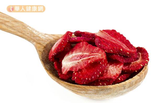 美國研究發現冷凍乾草莓有預防食道癌的作用。