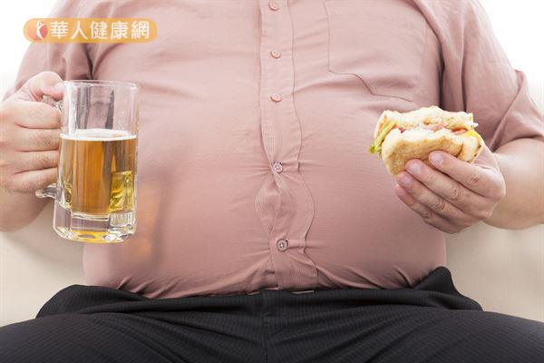 身材肥胖和飲酒過量都容易降低免疫力，不可不慎！
