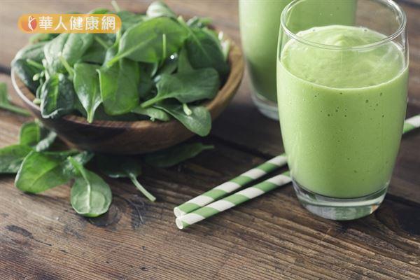 早餐一杯綠色奶昔能幫助減輕體重改善症狀，還能從中獲取PCOS患者所需的營養素。