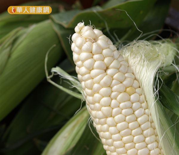 白玉米又被稱為「珍珠玉米」，熱量明顯比黃玉米或紫玉米更低。