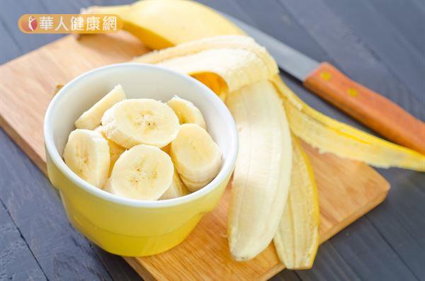 許多人認為香蕉富含水分和膳食纖維，有助腸道蠕動，但事實上，這兩項營養特性很容易就被其他水果所超越。