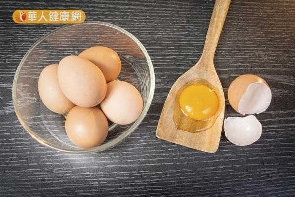 台灣驚傳雞蛋芬普尼（Fipronil）含量超標事件，長期過量攝取可能大量攝取可能導致肝、腎、甲狀腺及神經等功能損傷。