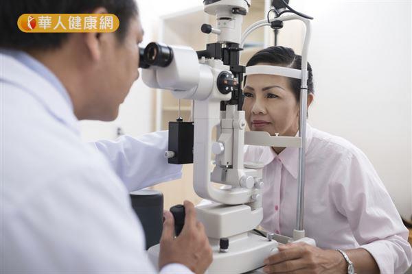 白內障是一種因眼球表面的水晶體混濁，導致視線模糊的眼疾。