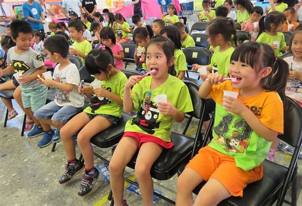 台灣兒童齲齒率卻高達2.5顆，牙齒塗氟觀念需加強。