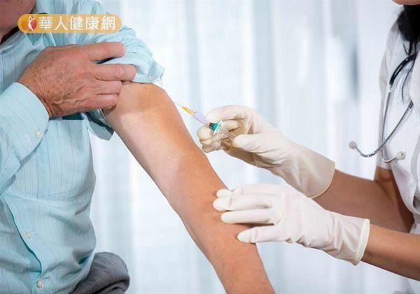 根據國泰醫院統計，去年流感重症患者近9成未施打疫苗。